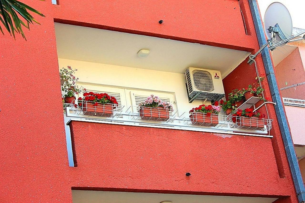 Mila Apartment Porec Bagian luar foto