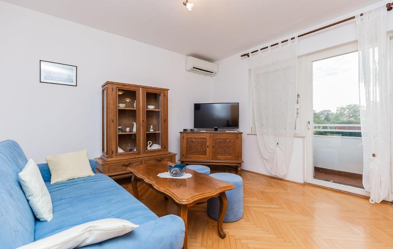 Mila Apartment Porec Bagian luar foto