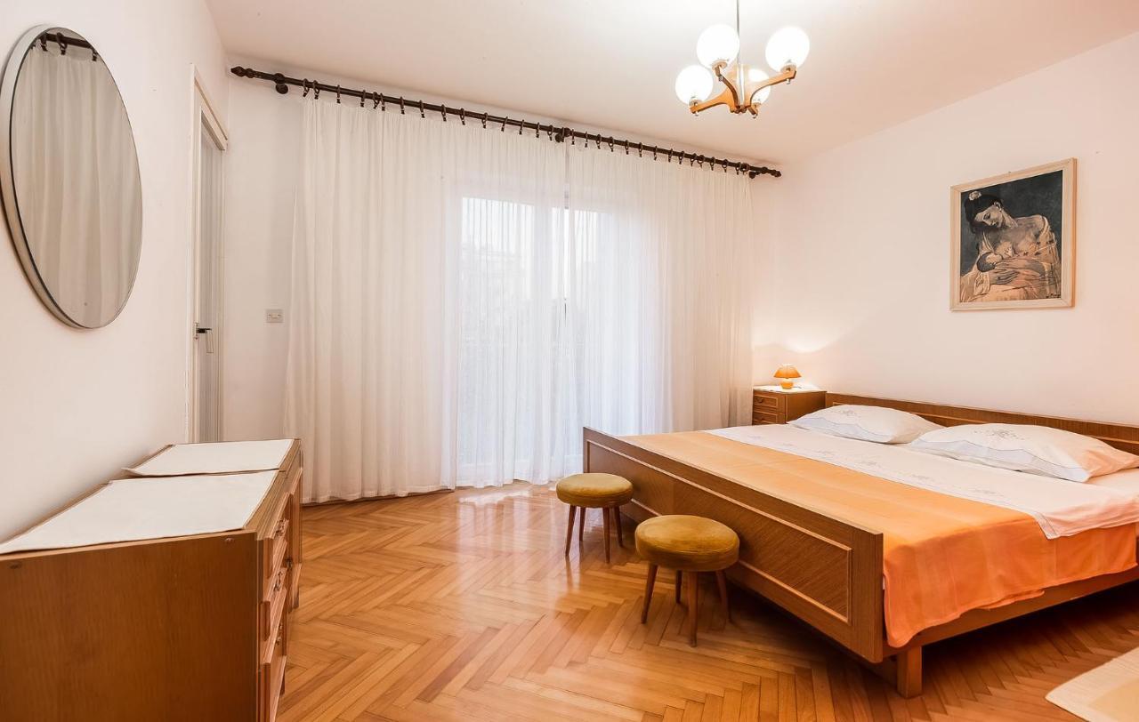 Mila Apartment Porec Bagian luar foto