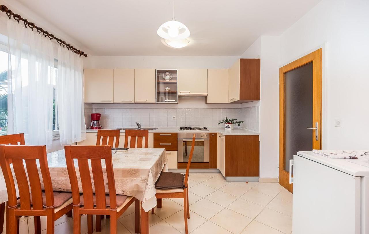 Mila Apartment Porec Bagian luar foto